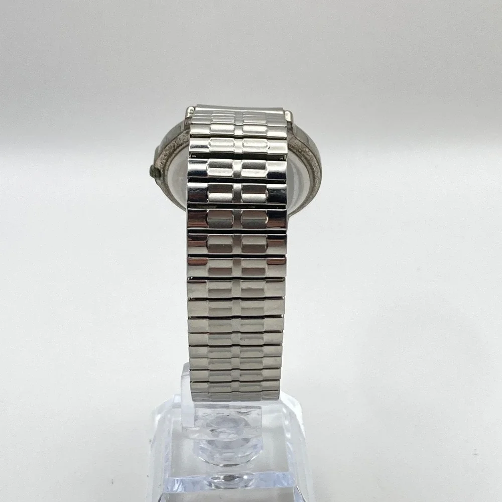 Chrysler Men's Watch 37mm Silver Tone Stretch Band New Battery SMALL 6.25